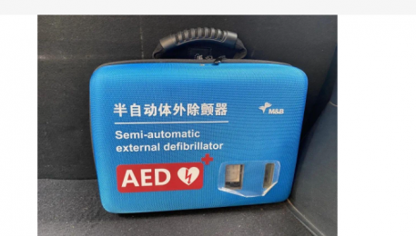 AED與傳統(tǒng)除顫儀的區(qū)別？朗逸醫(yī)療器械百科